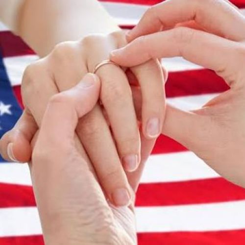 Mỹ phá đường dây kết hôn giả với binh sĩ để lấy thẻ xanh