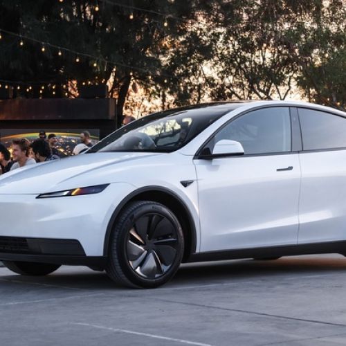 Xe điện và xe hybrid tại Hoa Kỳ, nên lựa chọn loại nào ?