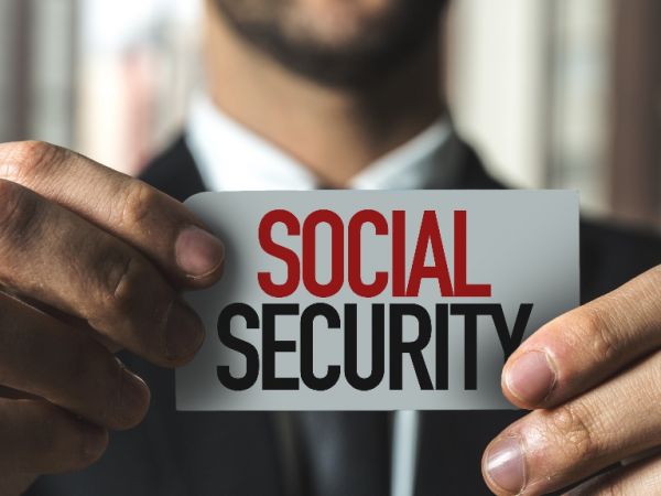 Sự khác biệt giữa lương hưu an sinh xã hội (Social Security) và trợ cấp thu nhập bổ sung (SSI) là gì?