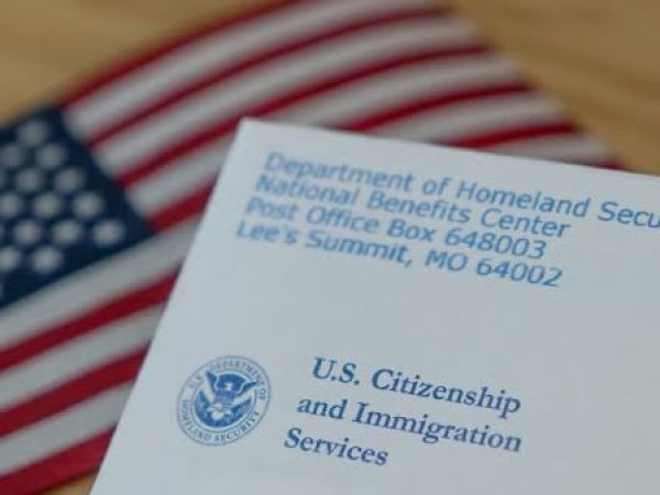 Tổng Thống Trump ký sắc lệnh hạn chế quyền công dân theo nơi sinh