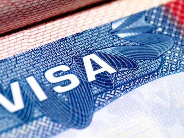 Mỹ dừng chương trình miễn phỏng vấn khi gia hạn visa