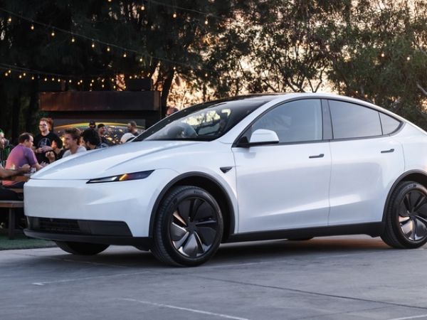 Xe điện và xe hybrid tại Hoa Kỳ, nên lựa chọn loại nào ?