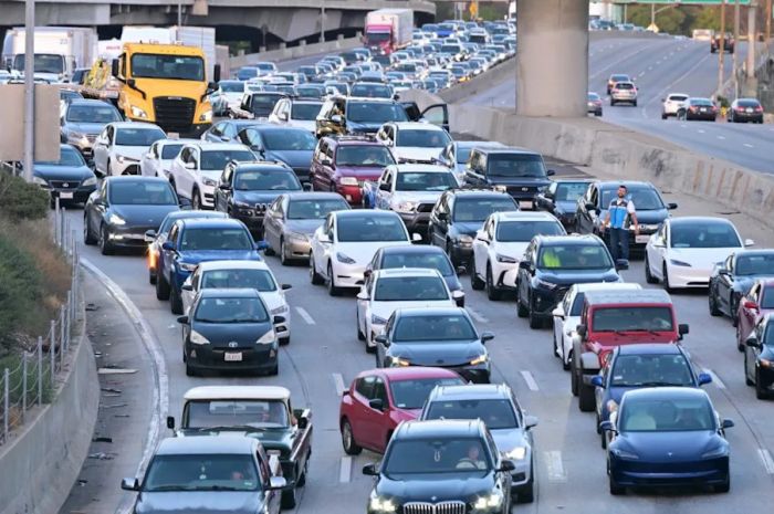 Quy định của tiểu bang California, Hoa Kỳ về an toàn giao thông