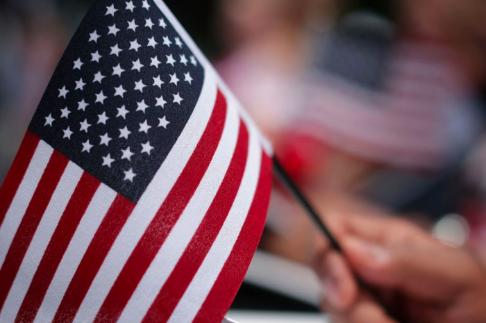 Các hỗ trợ ban đầu của tiểu bang California với người mới nhập cư