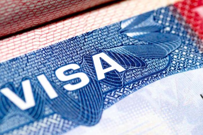 Mỹ dừng chương trình miễn phỏng vấn khi gia hạn visa