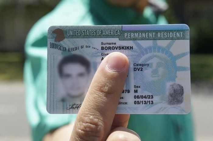 Thẻ xanh Mỹ có thật sự an toàn để định cư tại Mỹ hiện nay?